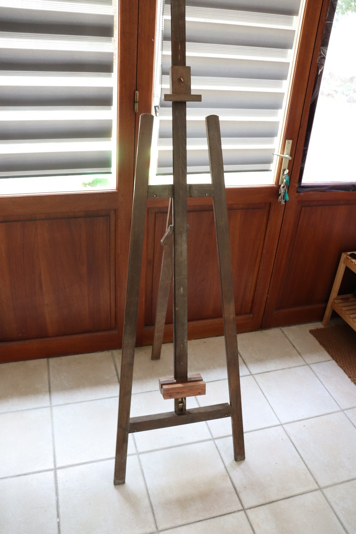 Chevalet en bois vu de face